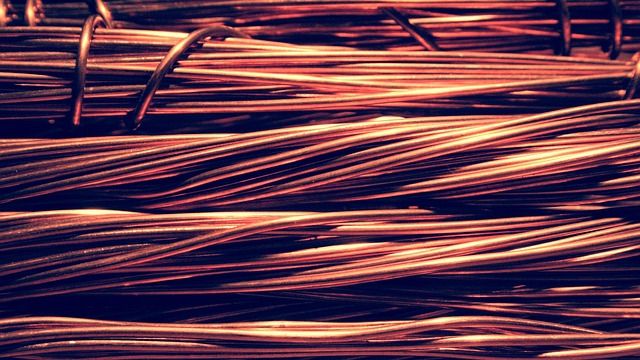 Copper as a slug barrier: tests and comparison
